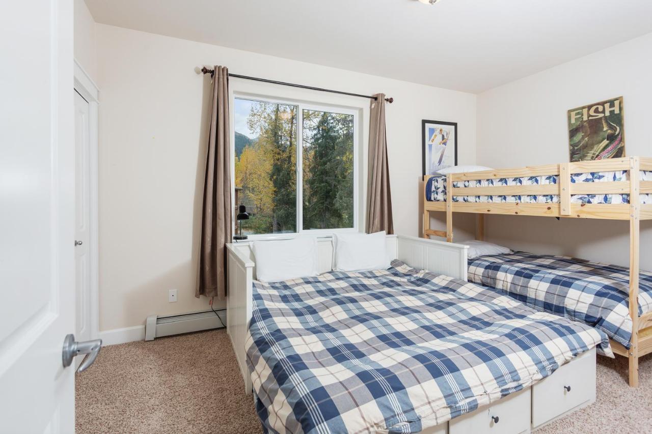 Glacier Creek Girdwood Exterior photo